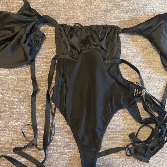 Revolve tie back body suit - M - Picture 4 of 4